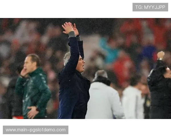 安切洛蒂赛前发布会:谈皇马附加赛压力,称赞本菲卡战术组织 安切洛蒂赛前发布会:谈皇马附加赛压力,称赞本菲卡战术组织